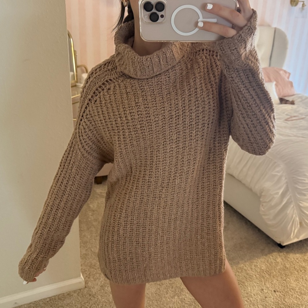 Abercrombie & Fitch Knitted Oversized Turtleneck Sweater - Picture 2 of 4